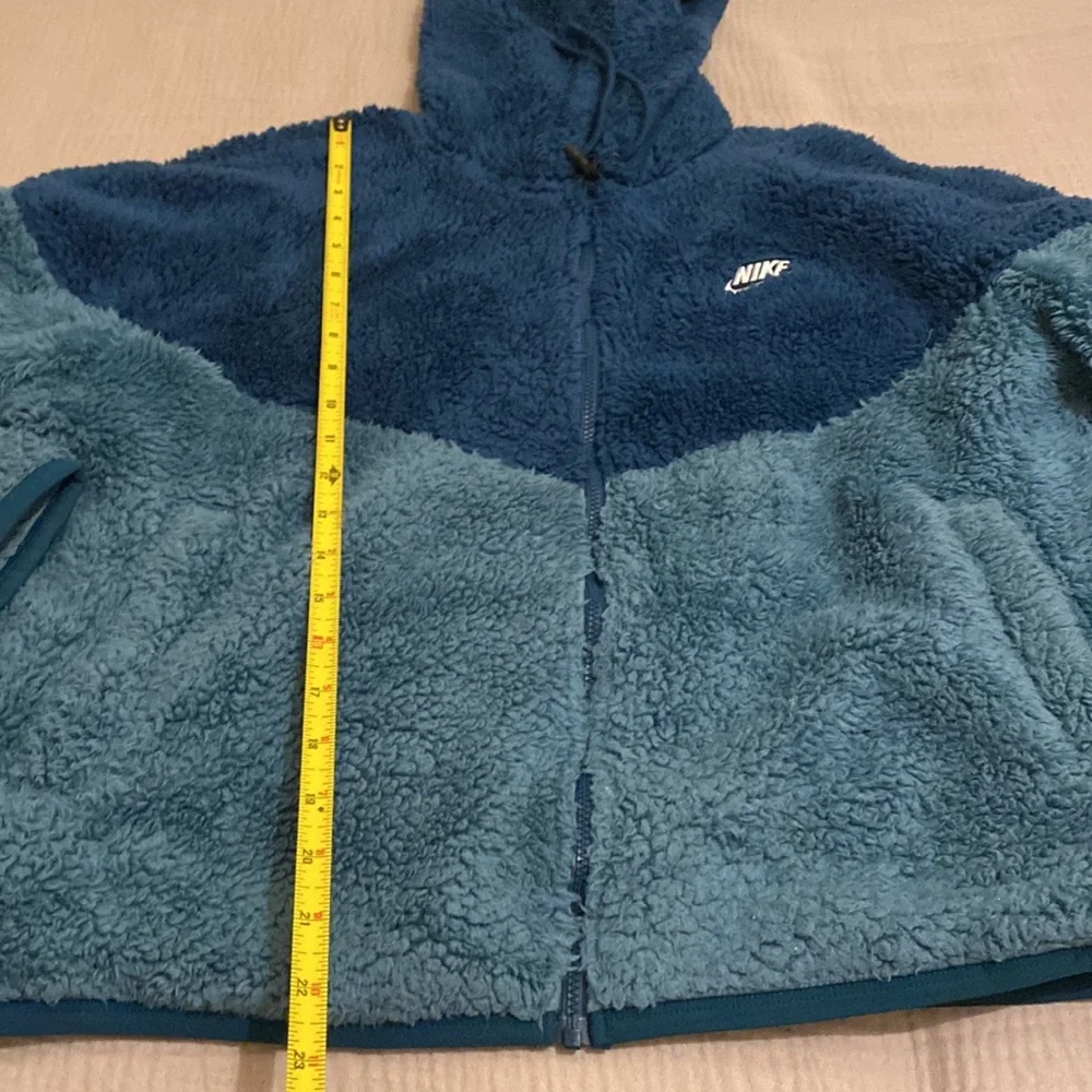 Nike WOMEN'S Sportswear Windrunner SHERPA Turquoise Teal SIZE M